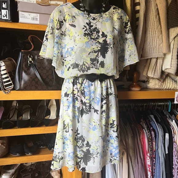 ⭐️BOGO FREE⭐️ J.B.S. Floral Dress in Blue, Yellow, and Black - Picture 2 of 11